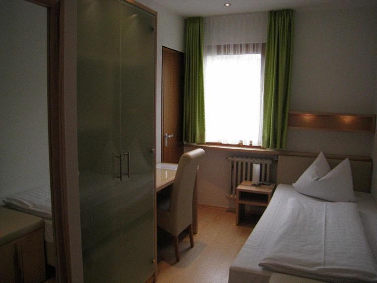 טובינגן Hotel Barbarina חדר תמונה